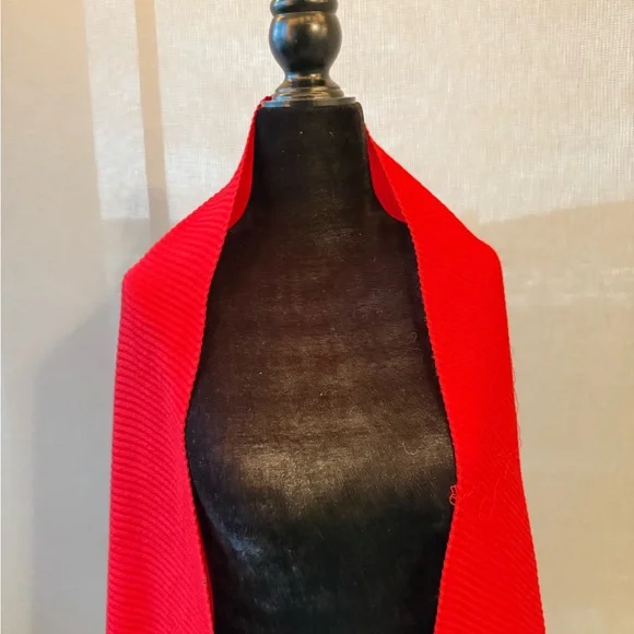 Elegant Red Scarf - Picture 5 of 5